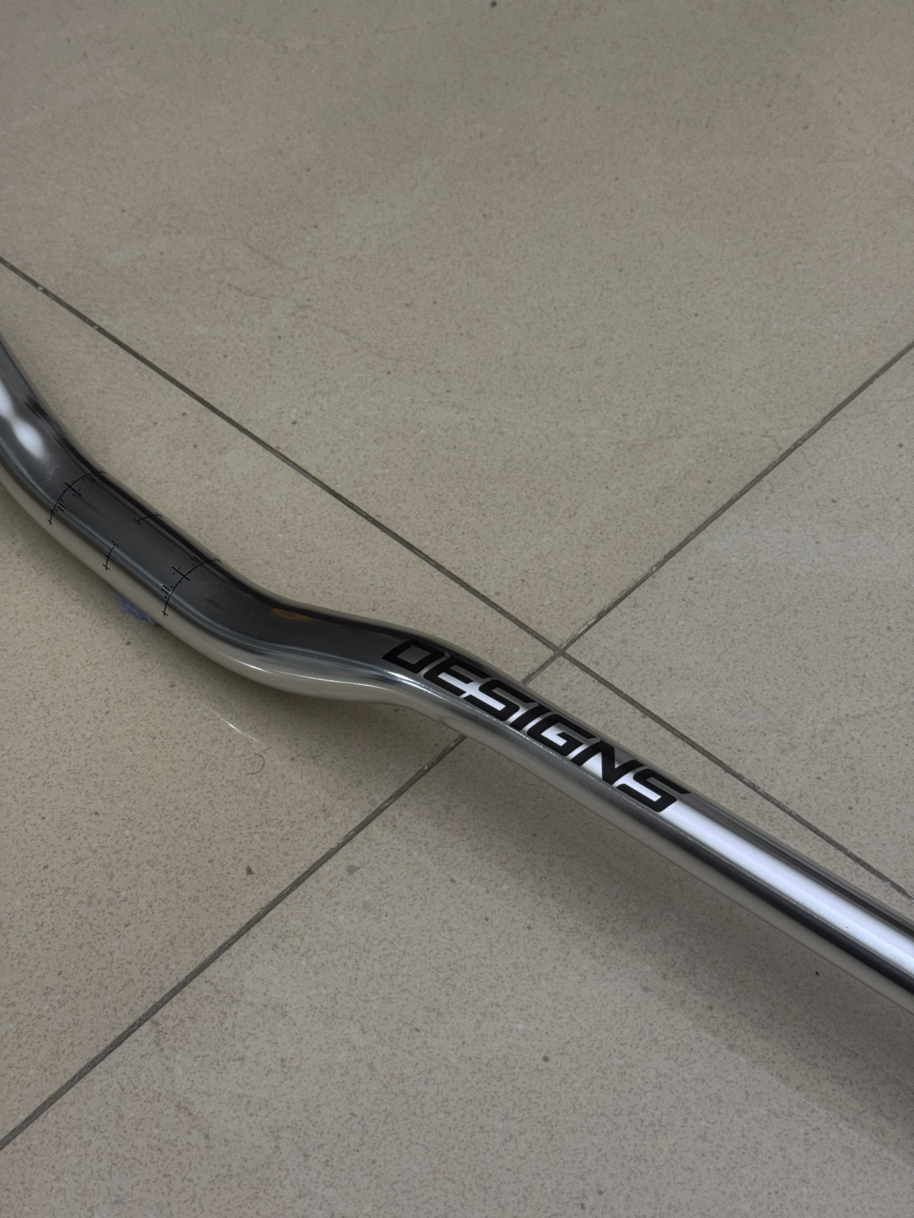 Flow designs V1 bars (Chrome silver)