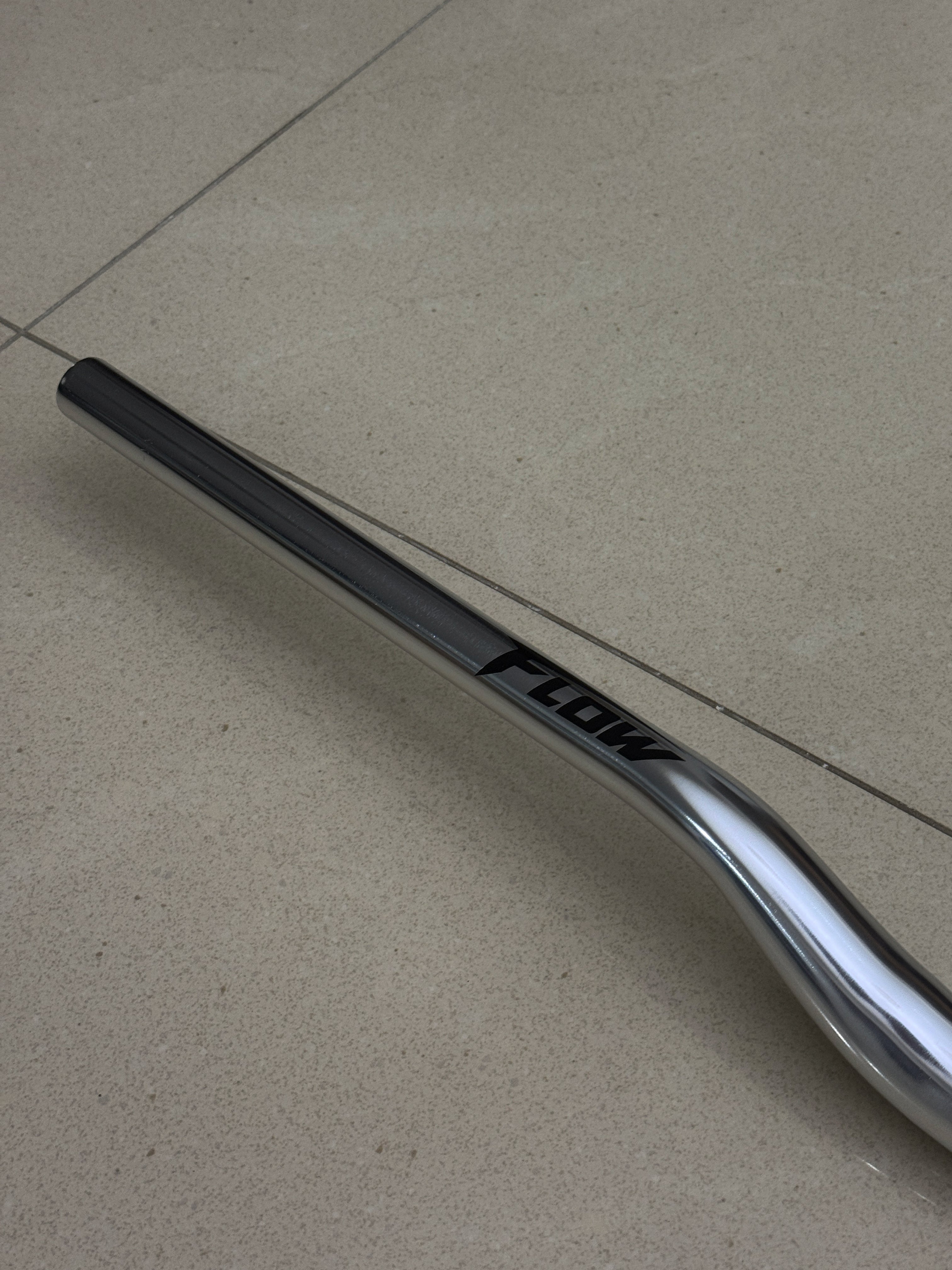 Flow designs V1 bars (Chrome silver)