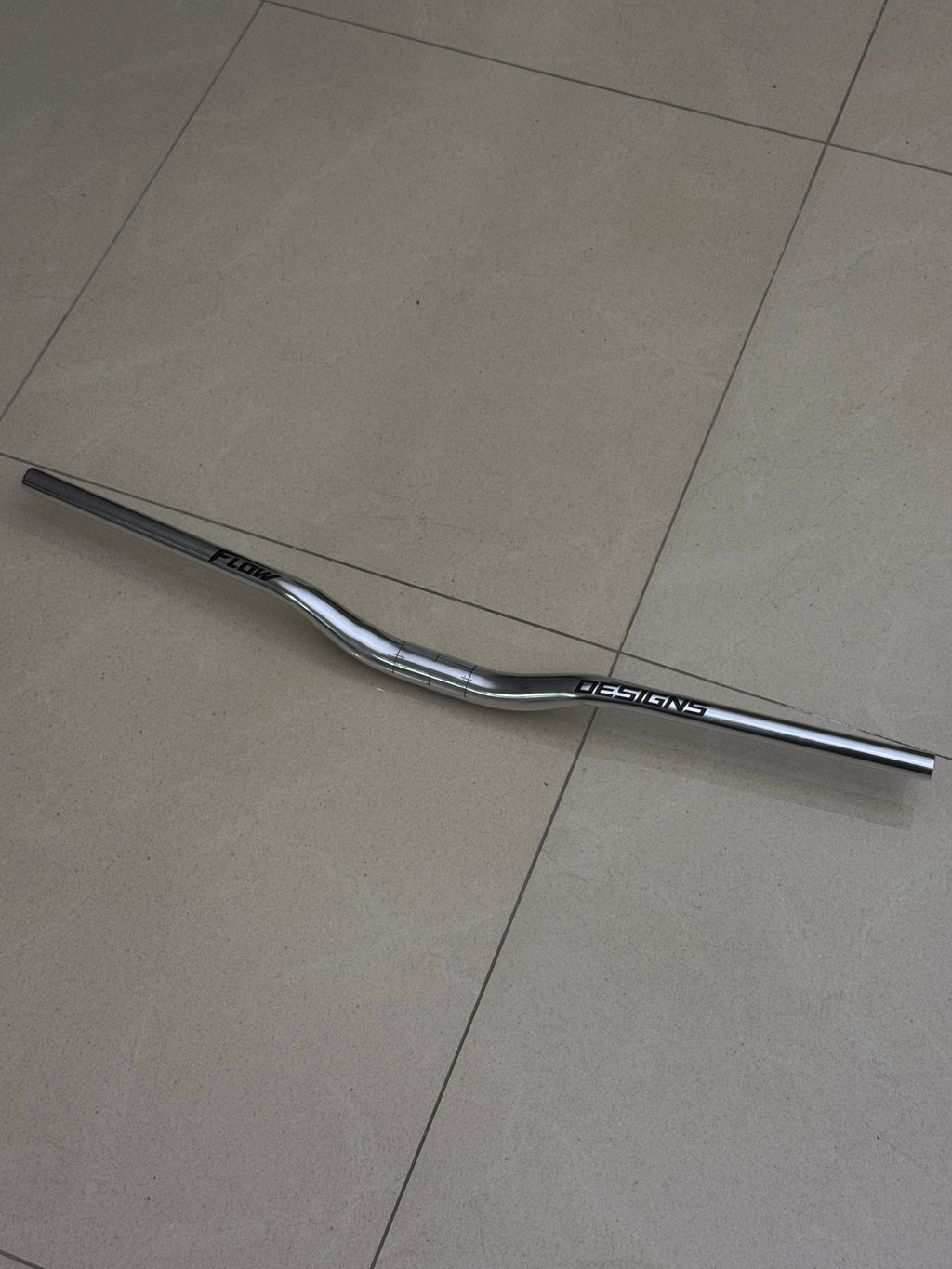 Flow designs V1 bars (Chrome silver)